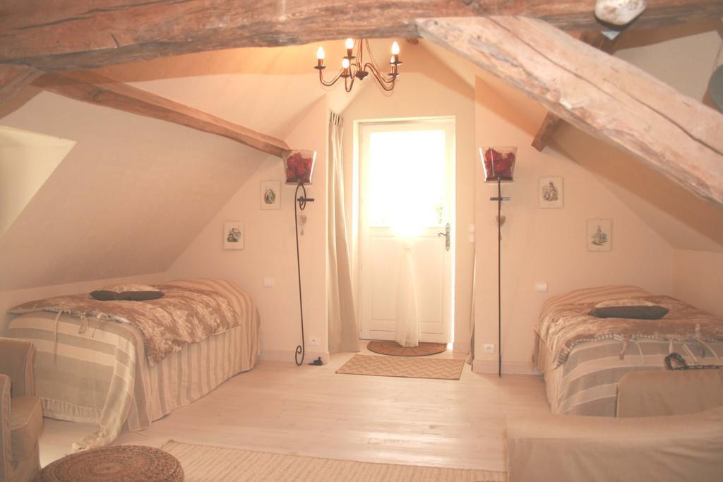 Chambres D'Hotes Le Clos Du Puits Mosnes Quarto foto