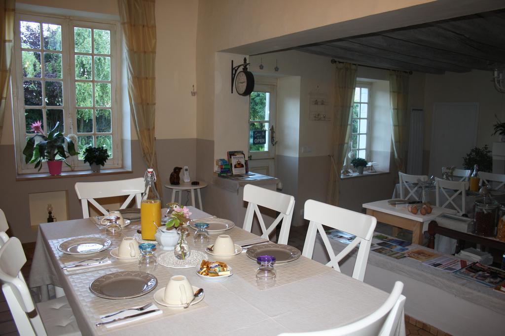 Chambres D'Hotes Le Clos Du Puits Mosnes Exterior foto